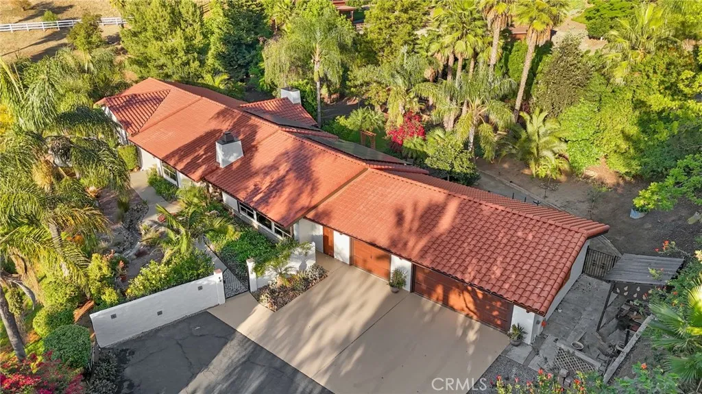 https://cdn.realtyfeed.com/cdn/127/306692243/ed50f41a1dbbd66a83b78bd654520e87.webp