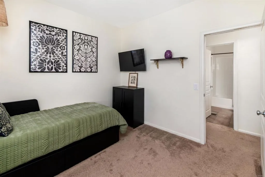 https://cdn.realtyfeed.com/cdn/127/306692279/1967efaffbf1f5560d1301b356f526ce.webp