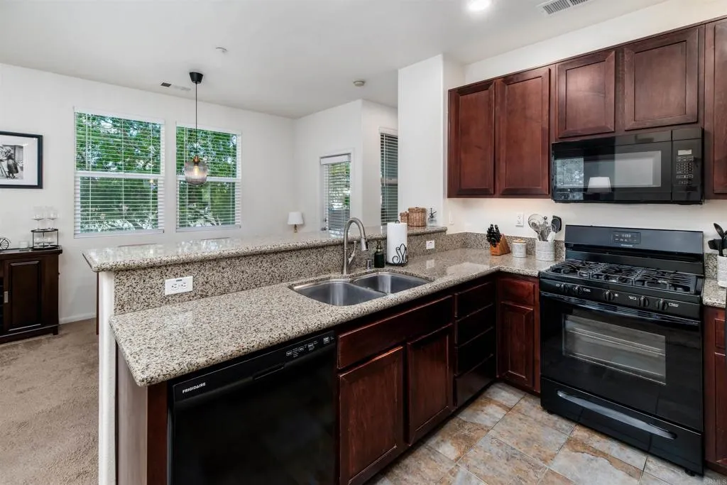https://cdn.realtyfeed.com/cdn/127/306692279/2a0b0fd82daff9d216a10bbe701a5acf.webp