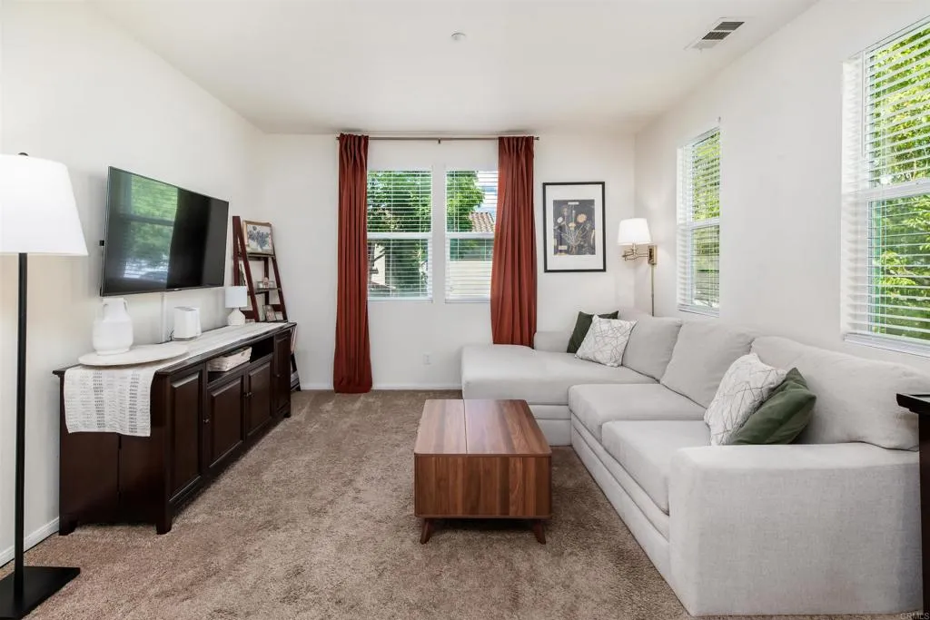 https://cdn.realtyfeed.com/cdn/127/306692279/5f8b44d3ebfd889ac876ca866c9a0fb6.webp