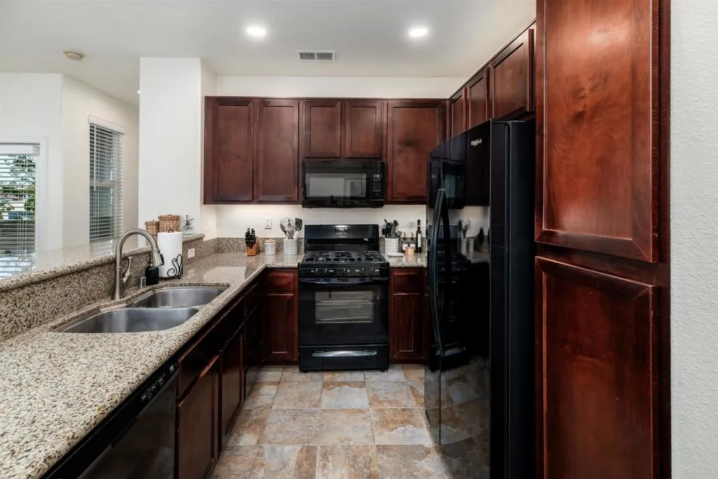 https://cdn.realtyfeed.com/cdn/127/306692279/69698f1ce86209ac6c395848c2782dff.webp