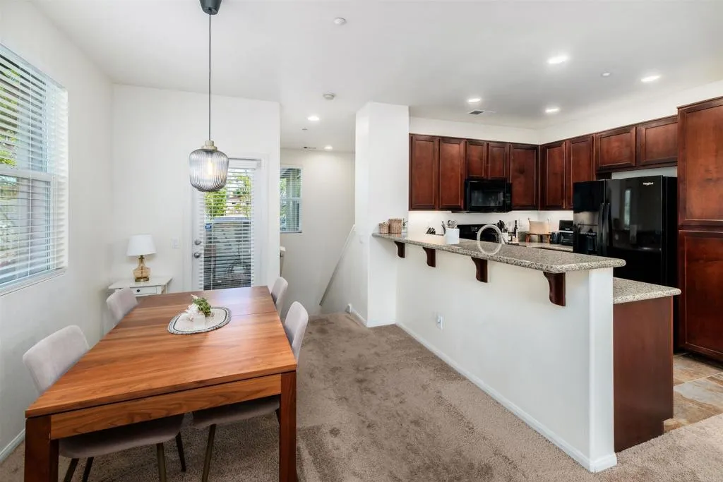 https://cdn.realtyfeed.com/cdn/127/306692279/76daebcb1c5e1a20aa137a298980fdfb.webp