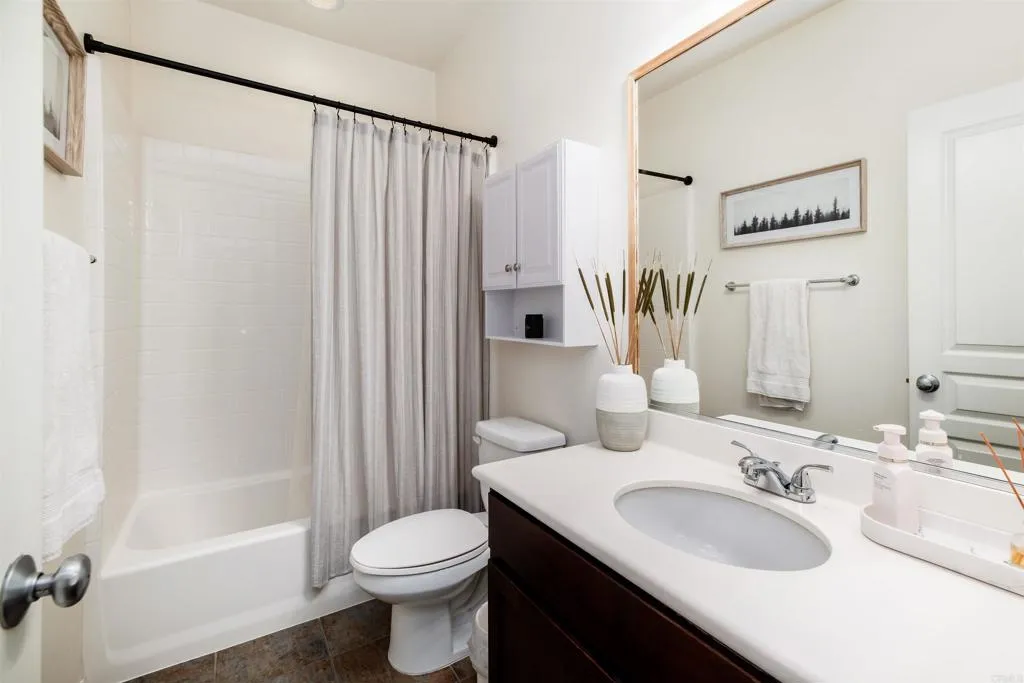 https://cdn.realtyfeed.com/cdn/127/306692279/7ae76a2fdaa140aa1c2f05b1fb8727e5.webp
