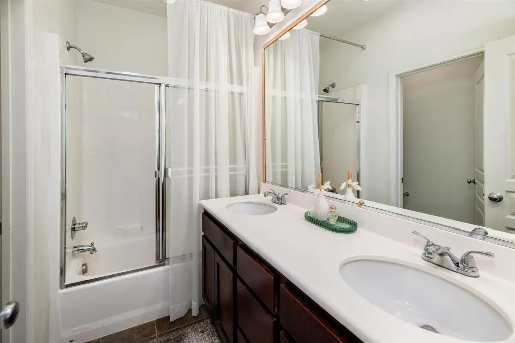 https://cdn.realtyfeed.com/cdn/127/306692279/ae74f62a419bfaf2875e8c3915ca7658.webp