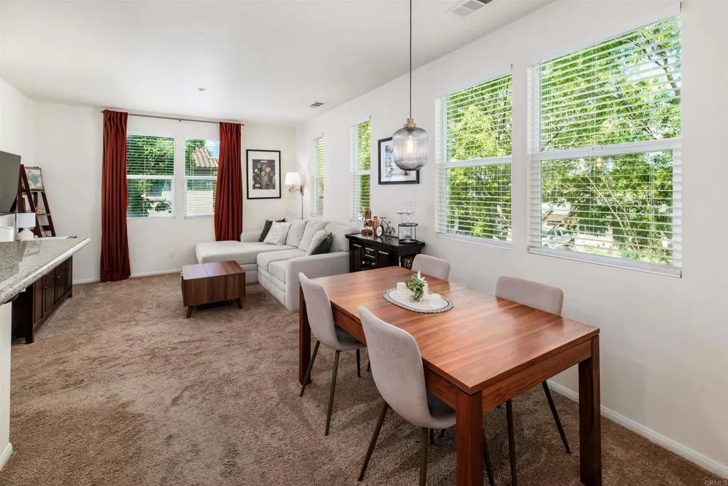 https://cdn.realtyfeed.com/cdn/127/306692279/de527099aa0c0d1812d7d16b23c18651.webp