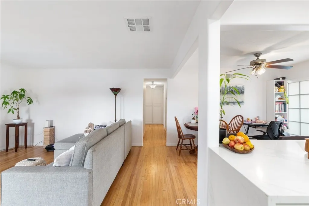 https://cdn.realtyfeed.com/cdn/127/306692371/99e482b342da219aca1f25fe24a48ec5.webp