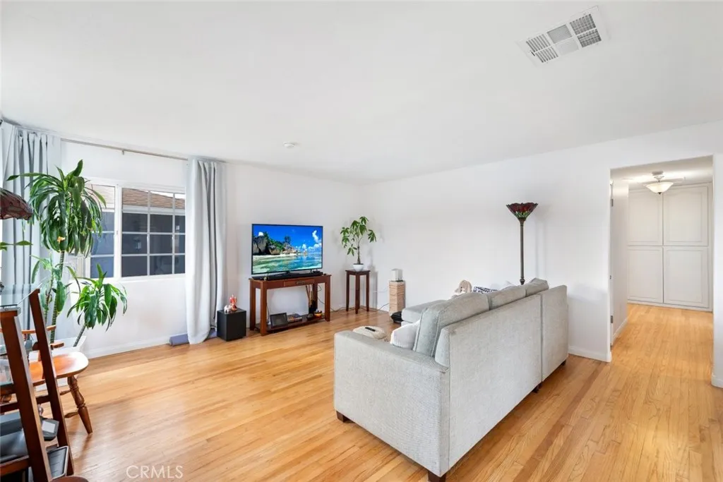 https://cdn.realtyfeed.com/cdn/127/306692371/b18e1c16f5daa53be5960085f8463a2e.webp