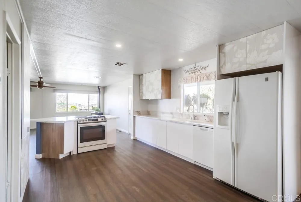 https://cdn.realtyfeed.com/cdn/127/306692376/78312024c39d85d7f35af1f38b1ee331.webp