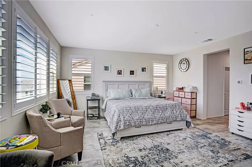 https://cdn.realtyfeed.com/cdn/127/306692387/4f69cfff2e4ecacbe80cf3d98819ffa8.webp