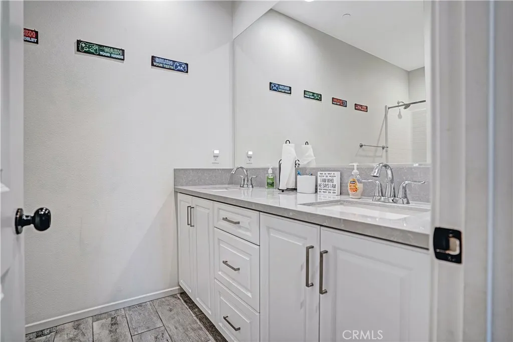https://cdn.realtyfeed.com/cdn/127/306692387/568282ff745c6cc547d28fd878080b31.webp