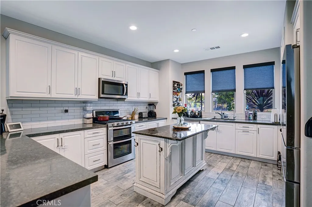 https://cdn.realtyfeed.com/cdn/127/306692387/9f730781438a70a3d5588132d22ddba6.webp