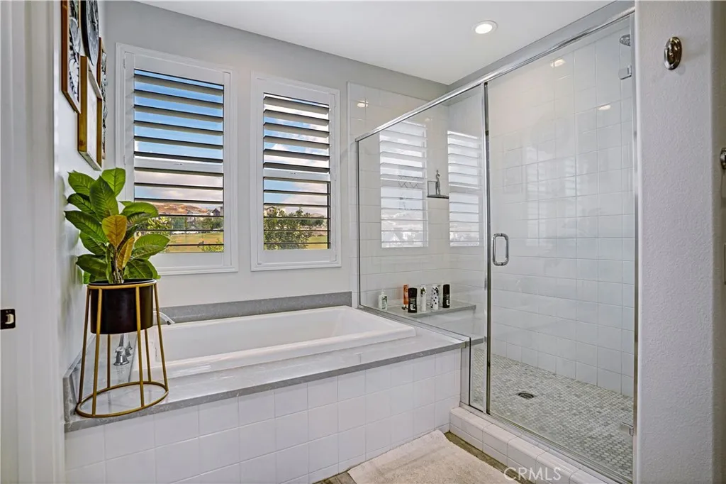 https://cdn.realtyfeed.com/cdn/127/306692387/ebcbc75a545448bd27547dc719de75b4.webp