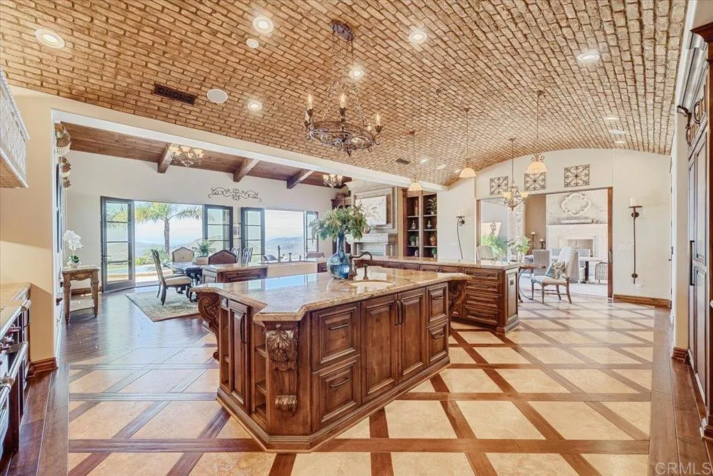 https://cdn.realtyfeed.com/cdn/127/306692443/679ca5d482a2cf4cc43dc76602782a9b.webp