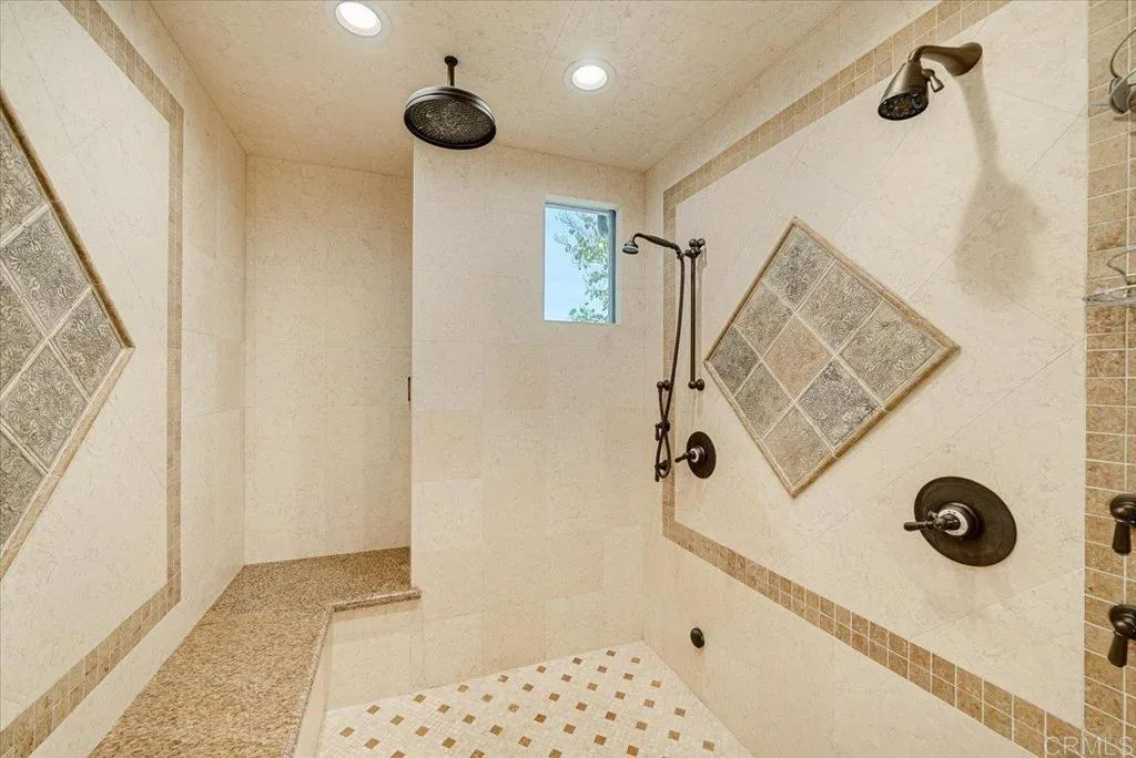 https://cdn.realtyfeed.com/cdn/127/306692443/6c2e8372b2c30e6bc7784129a9941c38.webp