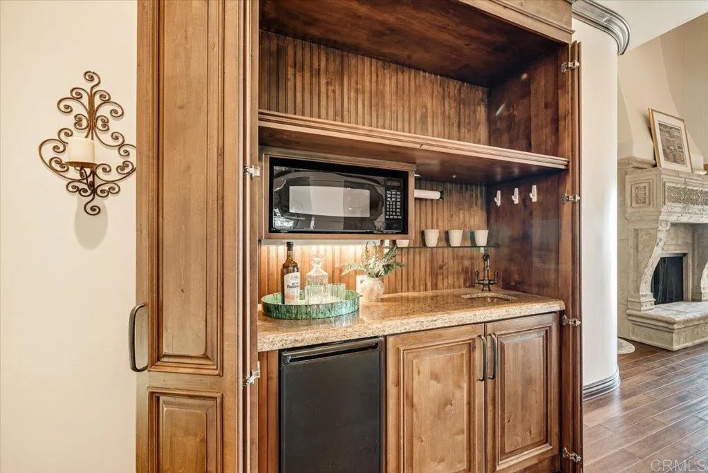 https://cdn.realtyfeed.com/cdn/127/306692443/7ec8d34be003618185ca06d6ba721561.webp