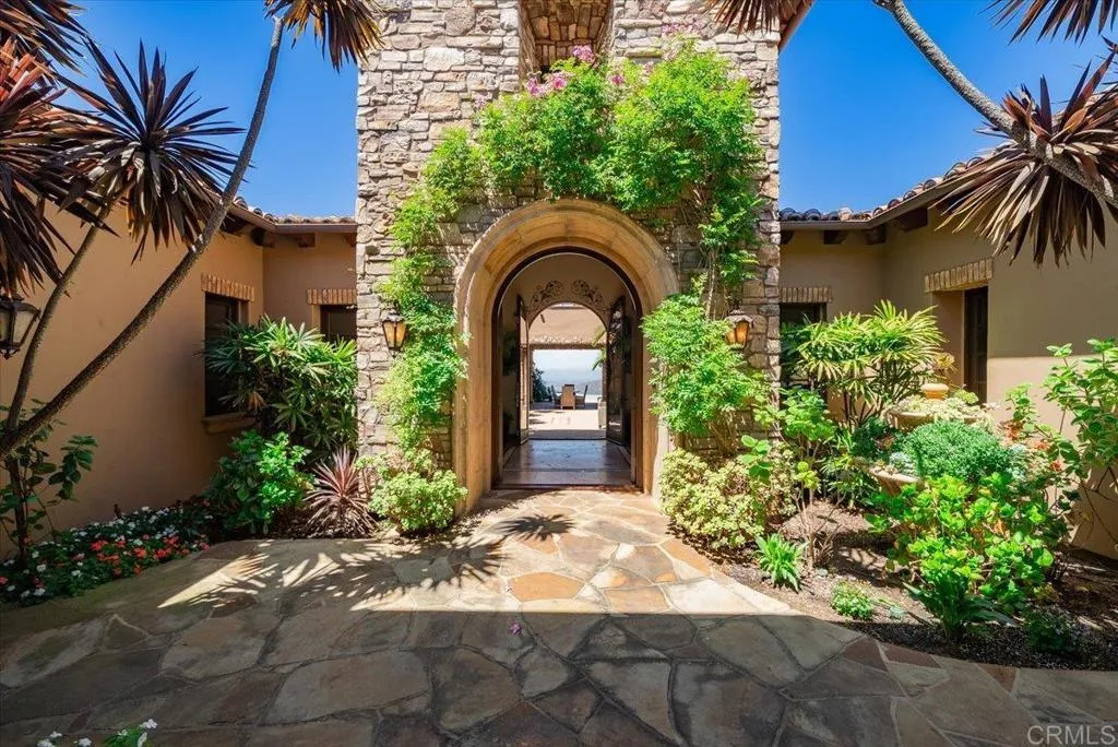 https://cdn.realtyfeed.com/cdn/127/306692443/a5bb59062d0806f1ca3f7c062f11afef.webp