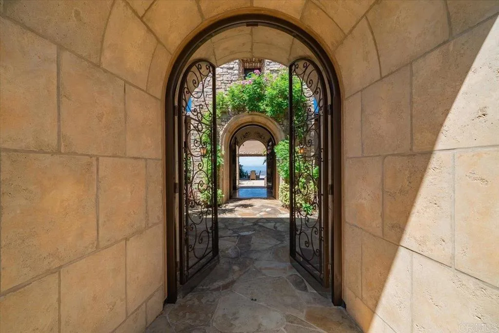https://cdn.realtyfeed.com/cdn/127/306692443/e93adbacebcc05773238d7cf13a4efbf.webp