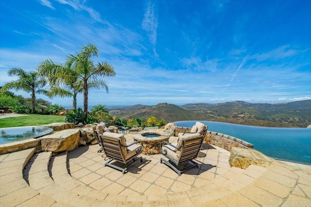 https://cdn.realtyfeed.com/cdn/127/306692443/f673b68640b642614e83c055d7c1afc8.webp