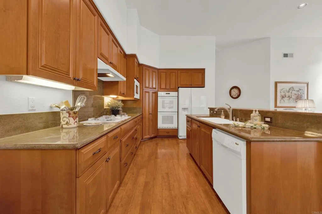 https://cdn.realtyfeed.com/cdn/127/306692445/11eb8022cc02c1f826f0ec3996d06422.webp