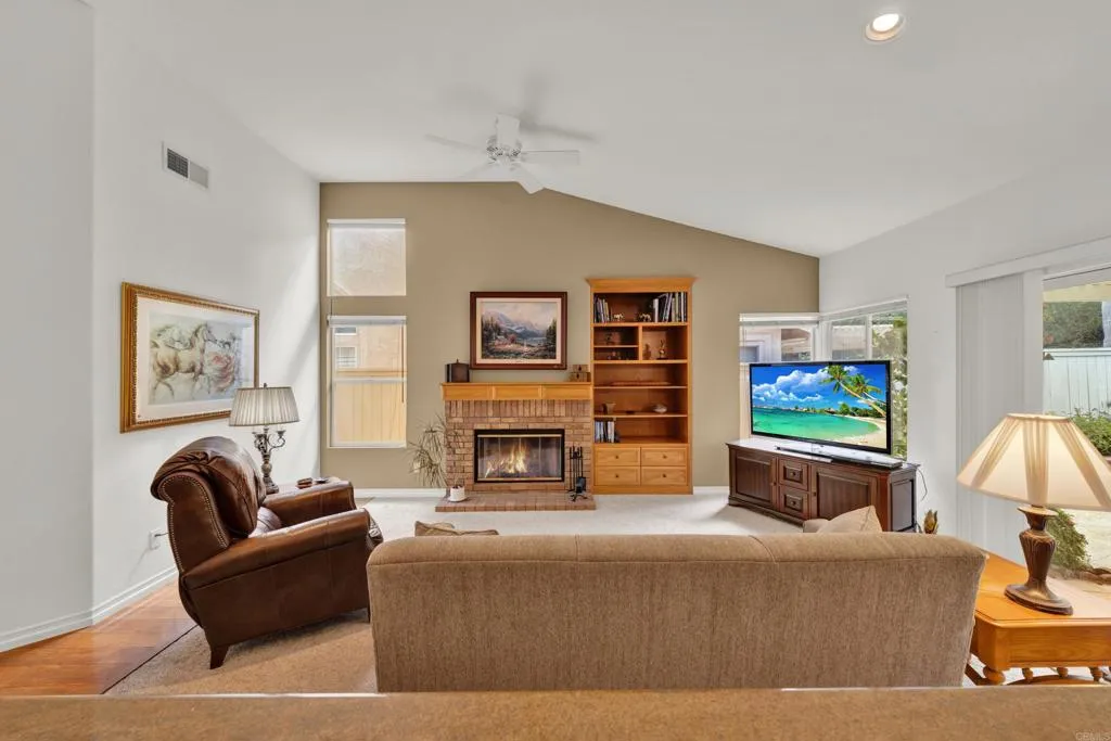 https://cdn.realtyfeed.com/cdn/127/306692445/13ac1bac2a1102404bb0f432ac827441.webp
