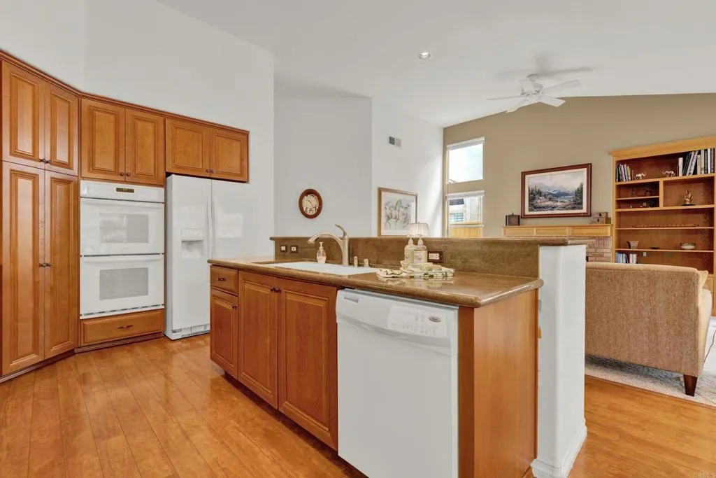 https://cdn.realtyfeed.com/cdn/127/306692445/8b634466542c3e0781a529f8df63f18b.webp