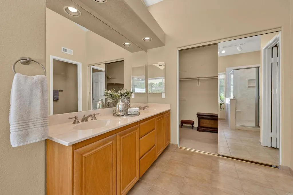 https://cdn.realtyfeed.com/cdn/127/306692445/cd4466415d59be4cf3c5737c67fe87de.webp