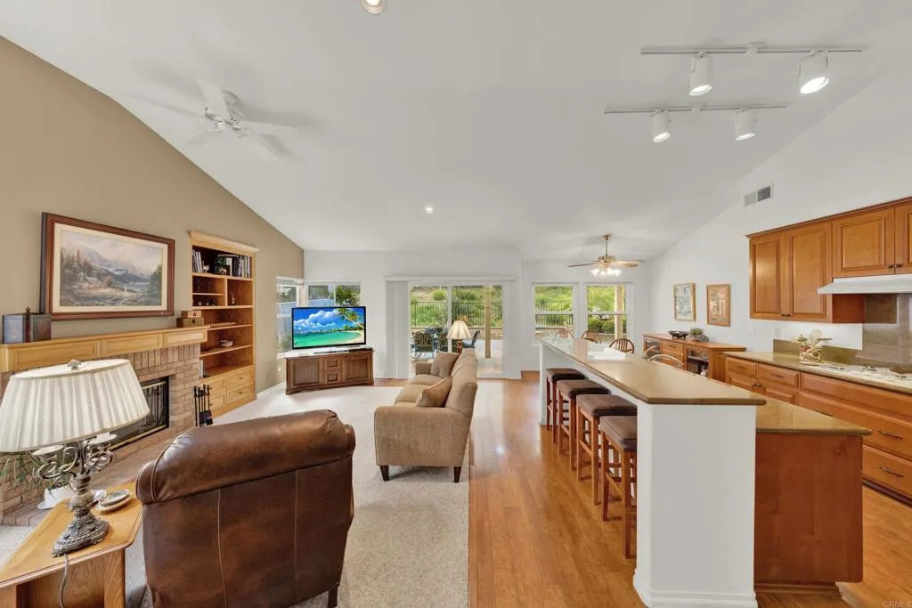 https://cdn.realtyfeed.com/cdn/127/306692445/ceb5b90b70df32ee7ecf4a39cc59a331.webp