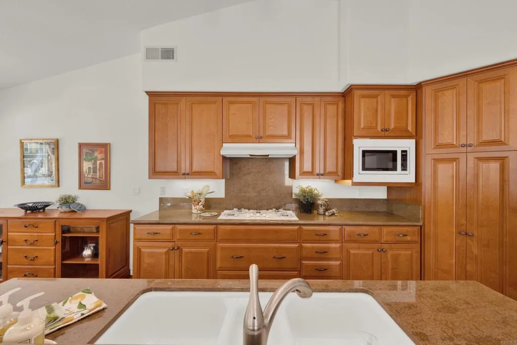 https://cdn.realtyfeed.com/cdn/127/306692445/da4d3547d61173bf37dec1fe1be13e5a.webp