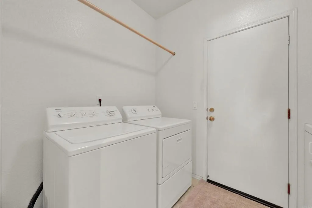 https://cdn.realtyfeed.com/cdn/127/306692445/f545e89b1f8d21352ed1b1fef90d4005.webp