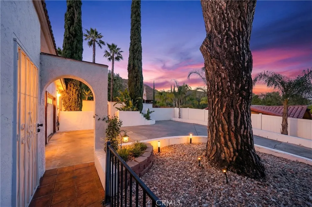 https://cdn.realtyfeed.com/cdn/127/306692449/09e8a610116329f9b6c344674e2f232b.webp