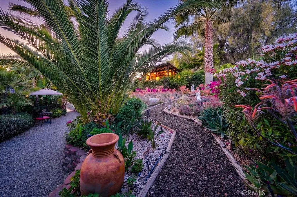 https://cdn.realtyfeed.com/cdn/127/306692449/249fe4e700377301e9d20e7a57c073d1.webp