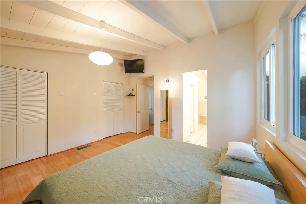 https://cdn.realtyfeed.com/cdn/127/306692449/31fedfcd90c4afabaf2e6e38a1bfd283.webp
