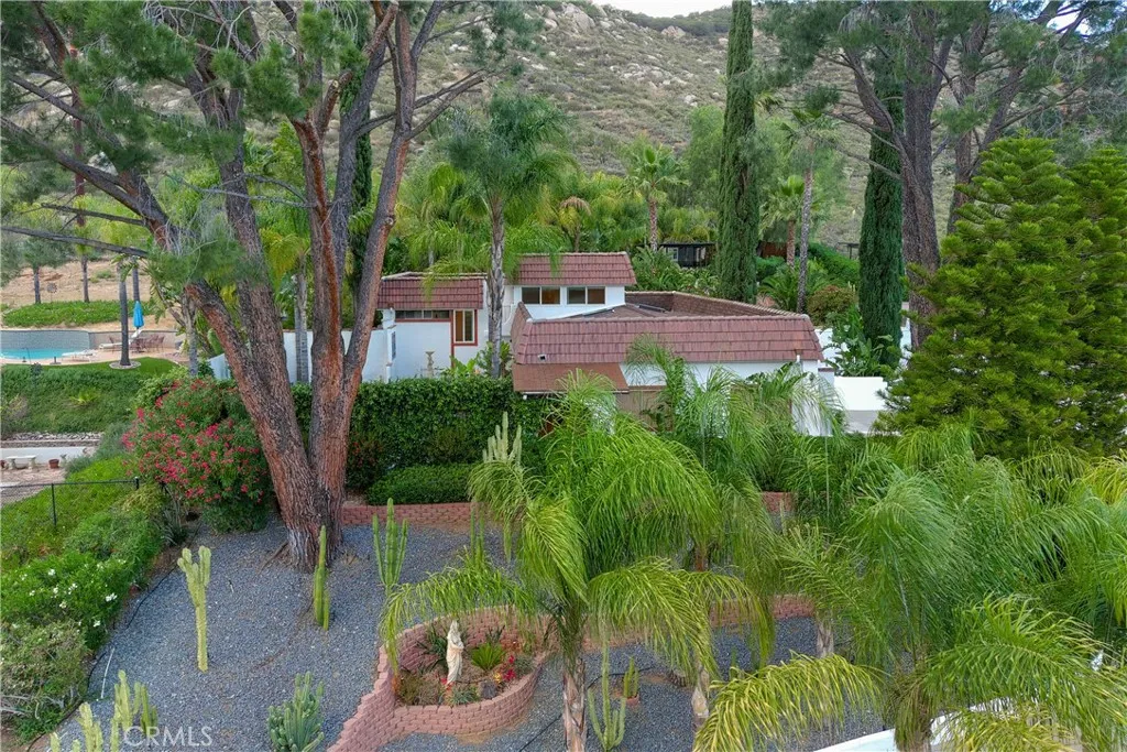 https://cdn.realtyfeed.com/cdn/127/306692449/7f55c4180509a4bca1ffd2f114b1f8ec.webp