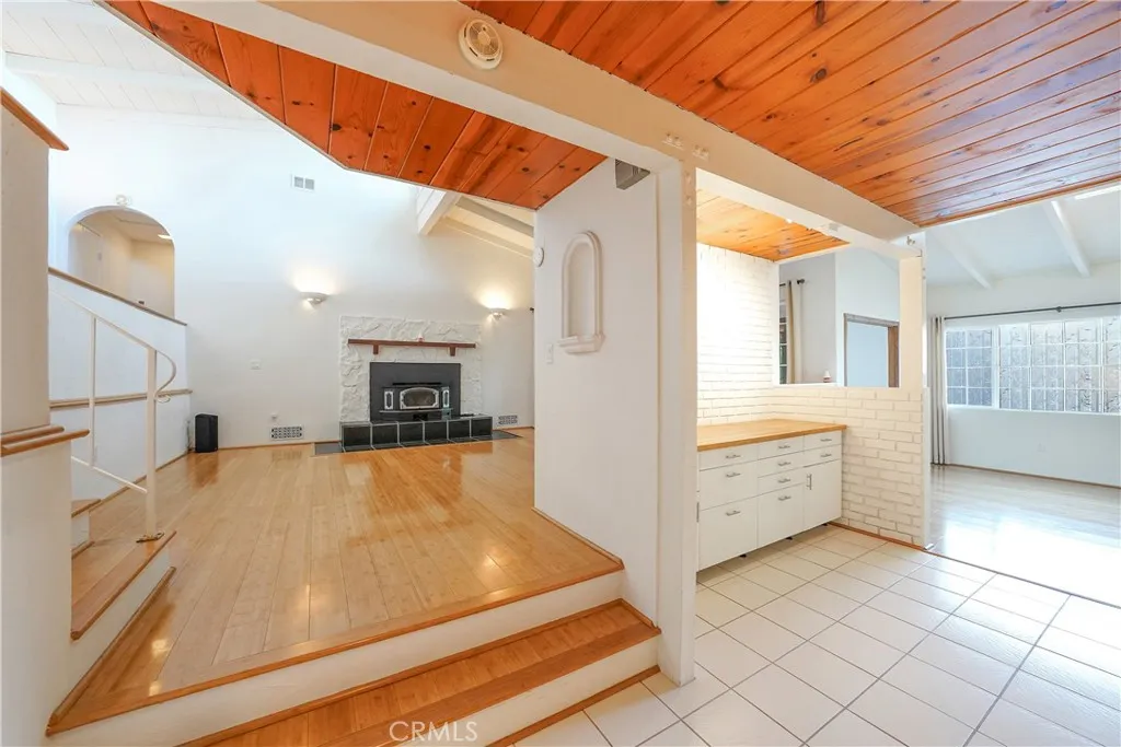 https://cdn.realtyfeed.com/cdn/127/306692449/91232627d185f75badf258f467c68f73.webp