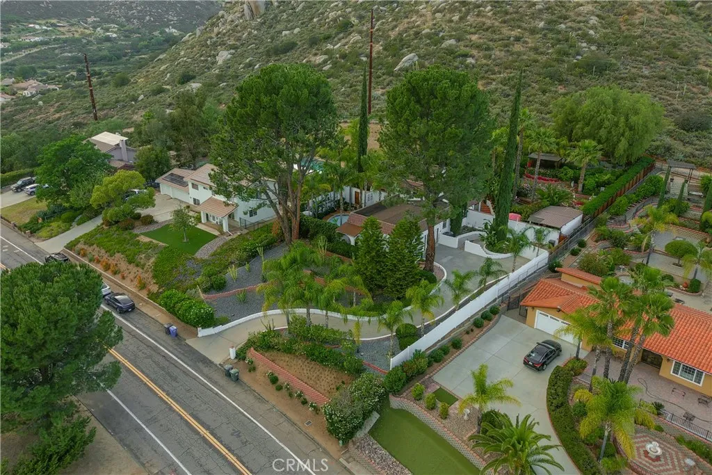 https://cdn.realtyfeed.com/cdn/127/306692449/cd4f74e2480ada485b37e06c82fb318e.webp