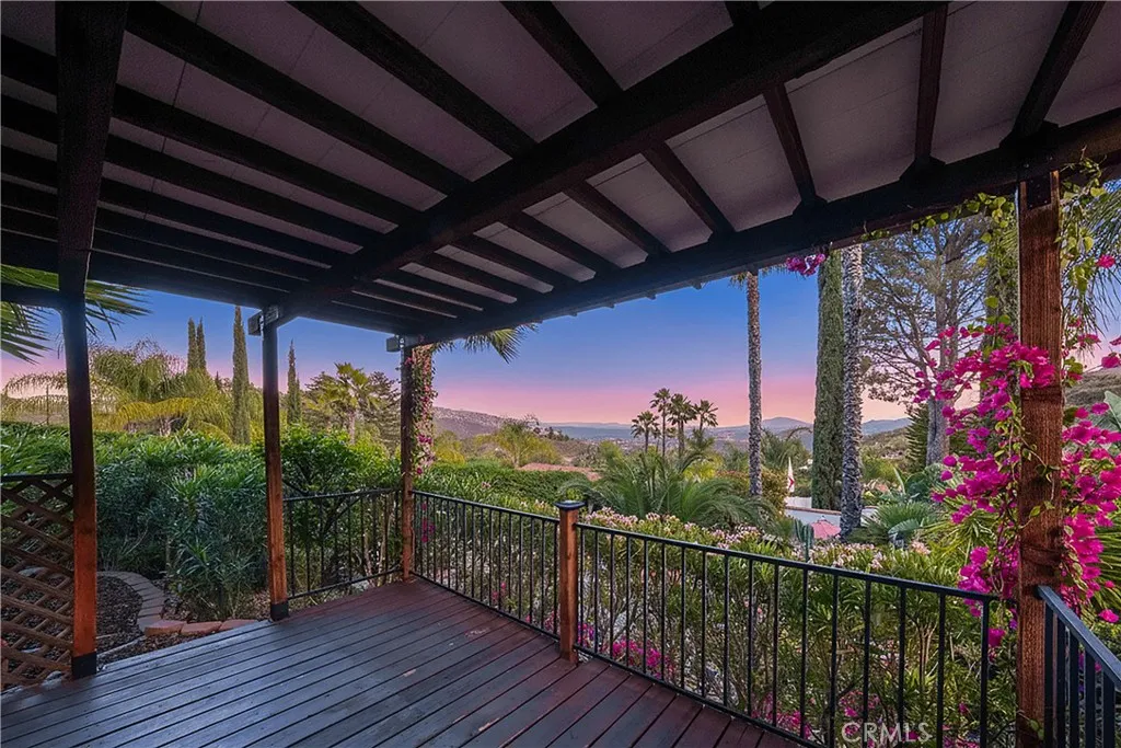 https://cdn.realtyfeed.com/cdn/127/306692449/d12d8b036bf93f636cd5af962bb07e19.webp