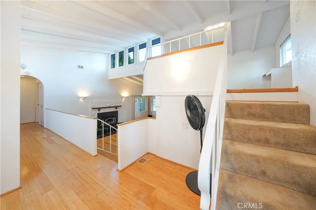 https://cdn.realtyfeed.com/cdn/127/306692449/def78a8b01829e329b2206f7c82fc897.webp