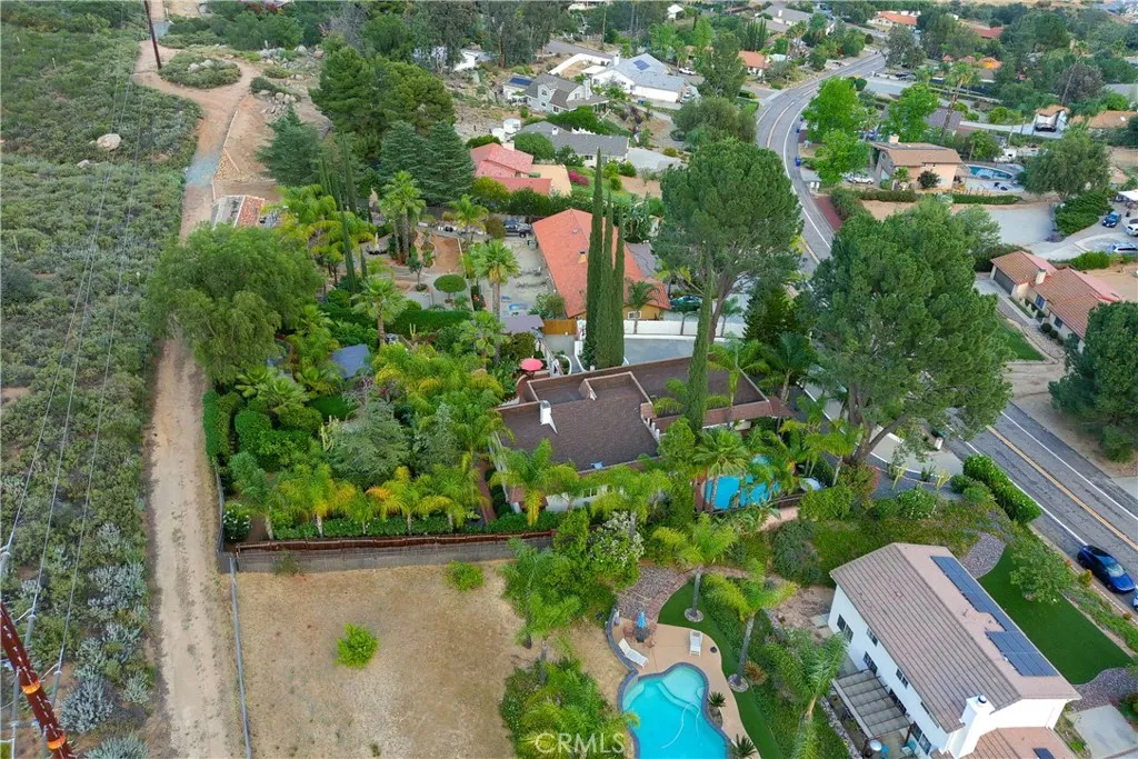https://cdn.realtyfeed.com/cdn/127/306692449/e4eb0724da0c934f23701a1812597f88.webp
