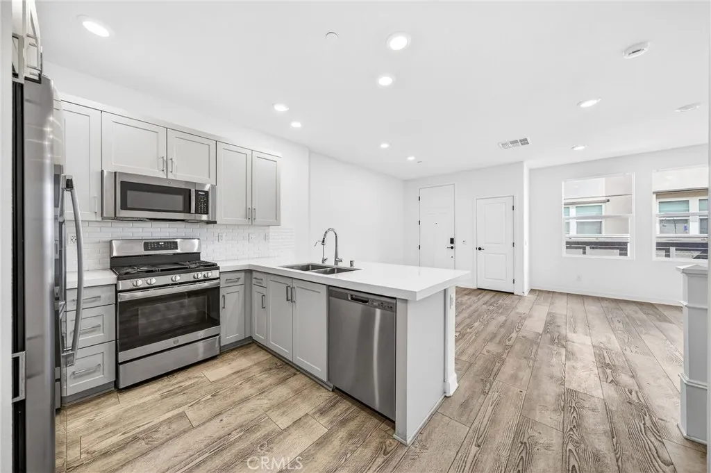 Photo #9: SW26080716 Listing: Photo #9