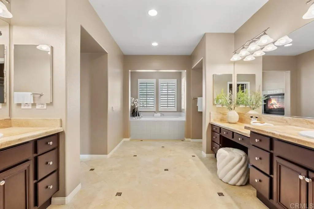https://cdn.realtyfeed.com/cdn/127/306692486/229b7b62acc12783ecf470688e2e4b50.webp