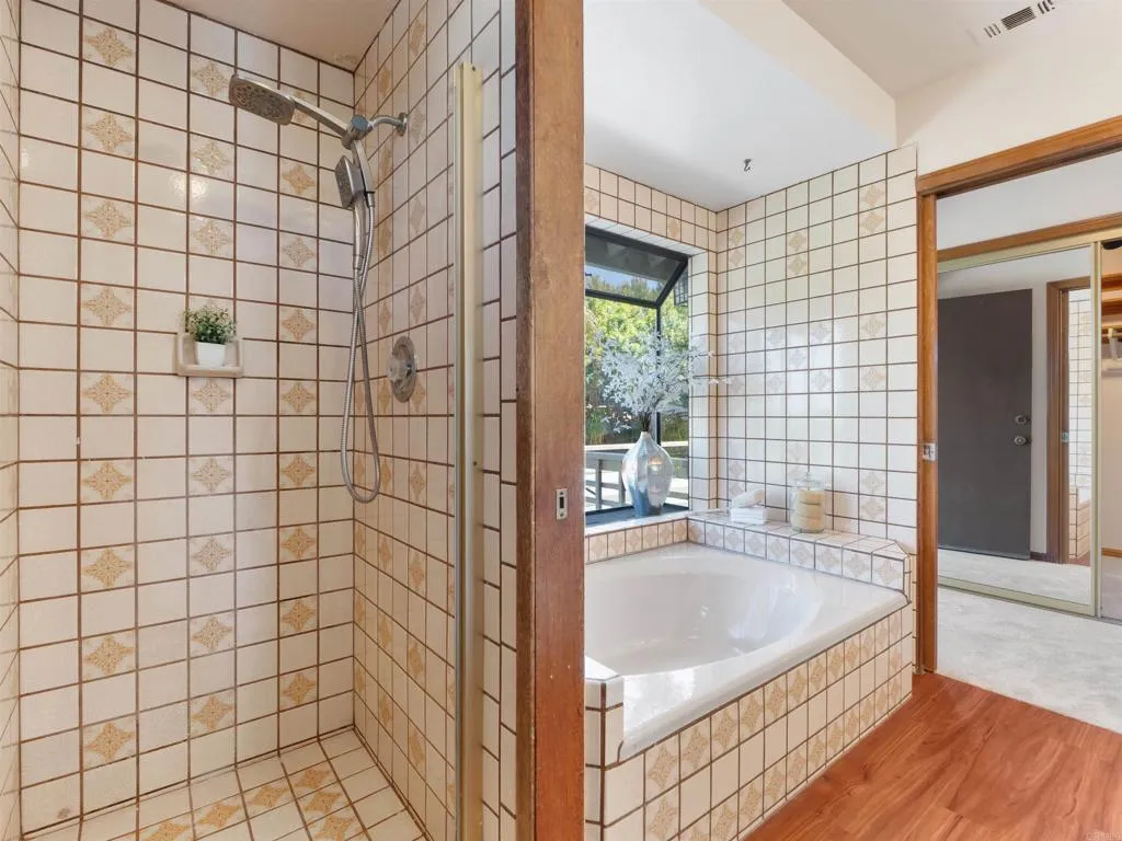 https://cdn.realtyfeed.com/cdn/127/306692501/5cf01e2606e94f03c6fa1b6624e05642.webp
