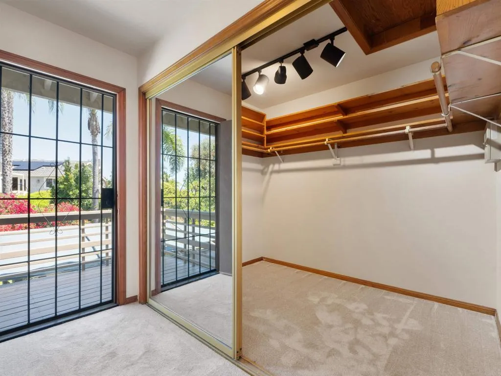 https://cdn.realtyfeed.com/cdn/127/306692501/8c534acaba56359dd2f67a36b9644caf.webp
