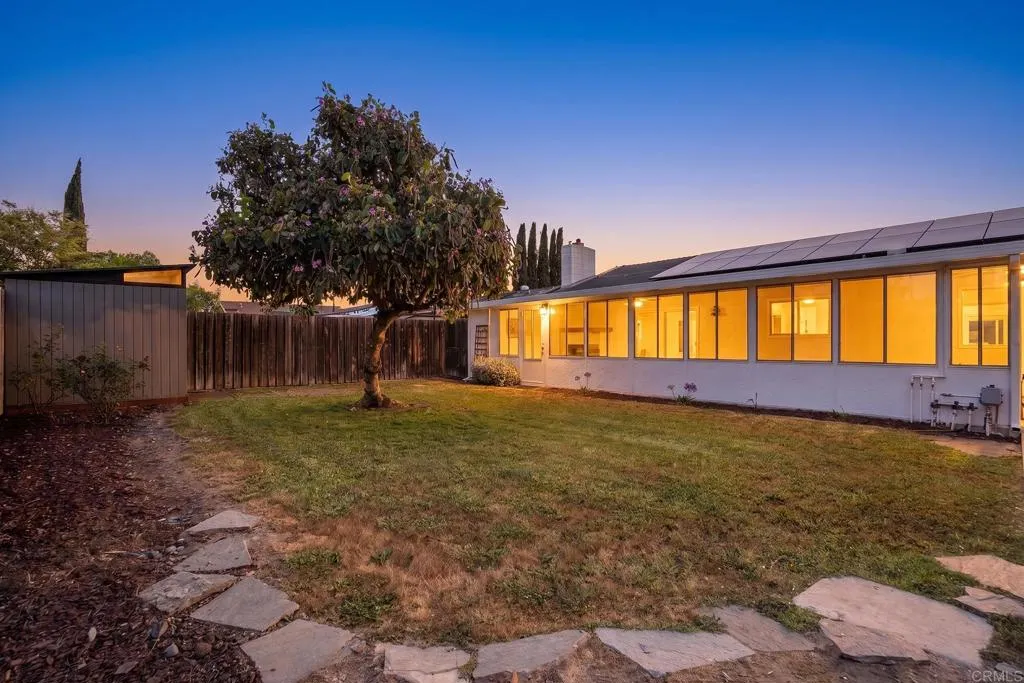 https://cdn.realtyfeed.com/cdn/127/306692544/90f89fc1971558811754794111afaab4.webp