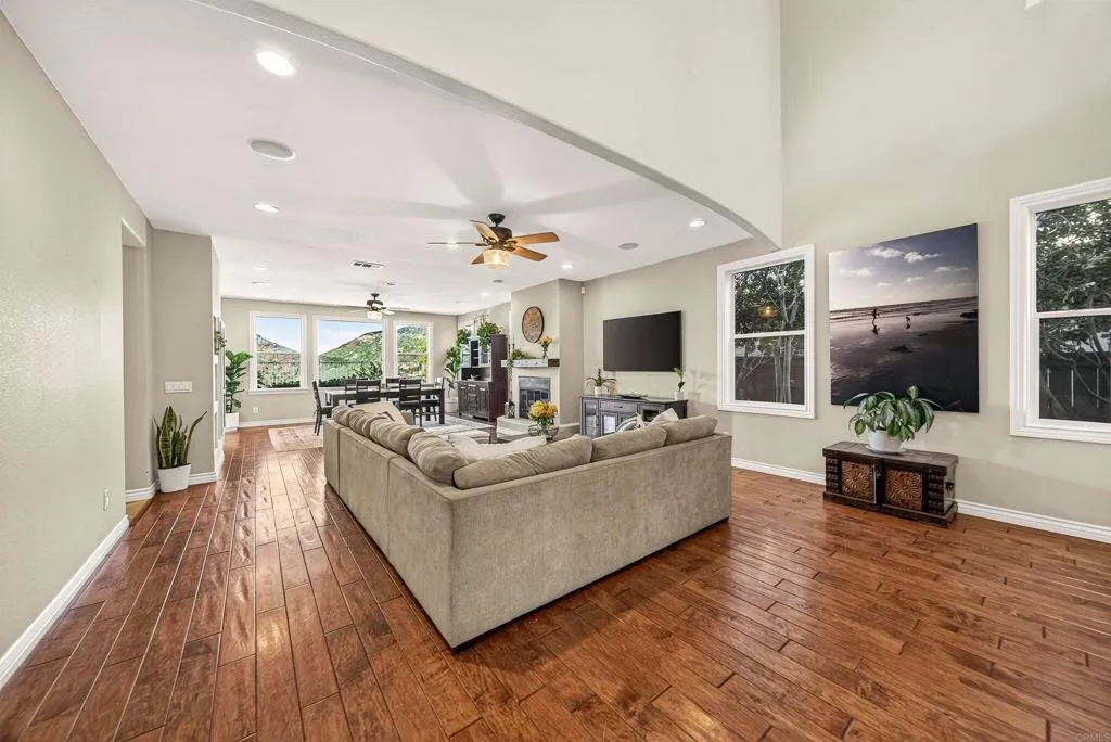 https://cdn.realtyfeed.com/cdn/127/306692556/3c46f22162f3d9759aaba85fec1515d9.webp