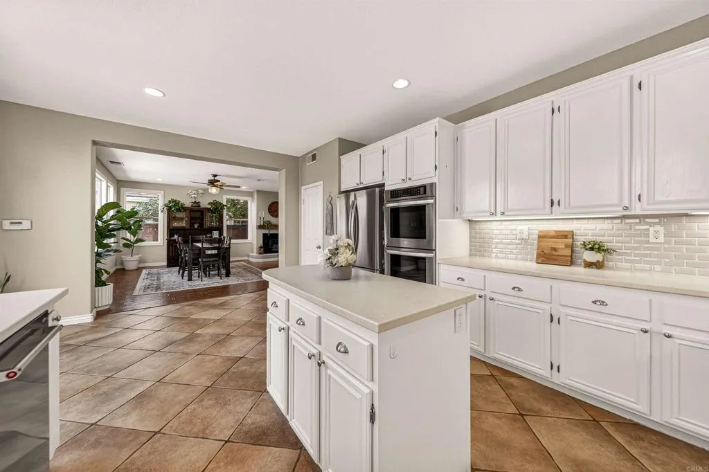 https://cdn.realtyfeed.com/cdn/127/306692556/9ee80e7edba5c982069a2739c6f120d1.webp