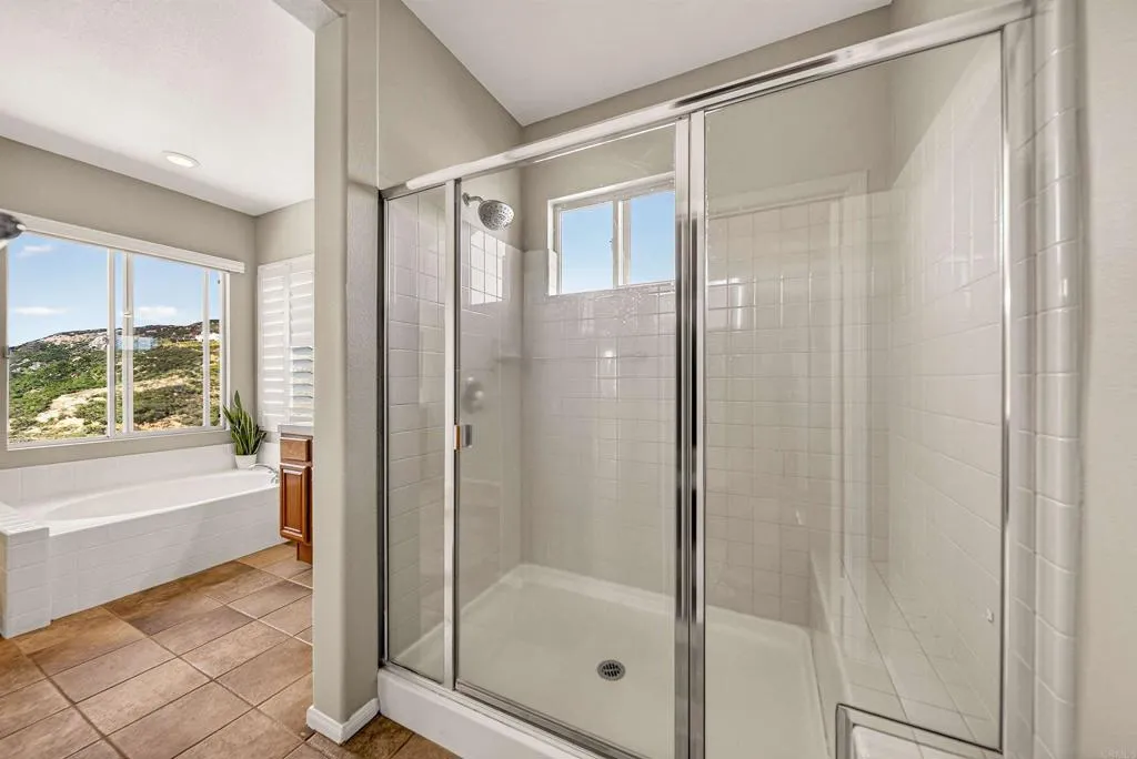 https://cdn.realtyfeed.com/cdn/127/306692556/ce8ab4326f0f3cc46b9b35c949524ae4.webp
