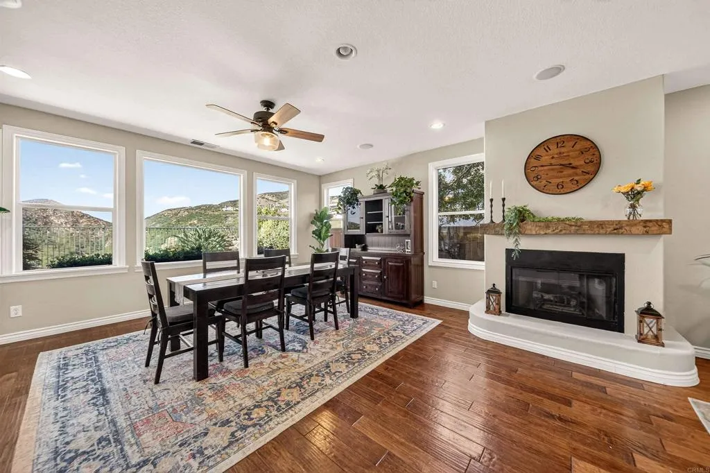 https://cdn.realtyfeed.com/cdn/127/306692556/d7e90d1cca72170d3eba84b685a7d422.webp