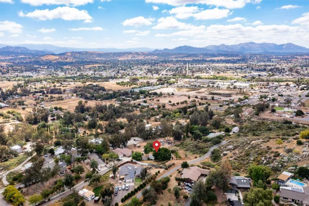 https://cdn.realtyfeed.com/cdn/127/306692567/9f501794447199ed434145633b2858f1.webp