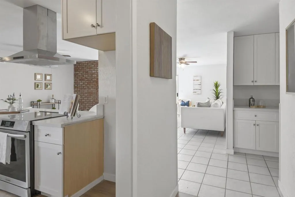 https://cdn.realtyfeed.com/cdn/127/306692567/feae23676b8622899a0a0d361330a2f6.webp