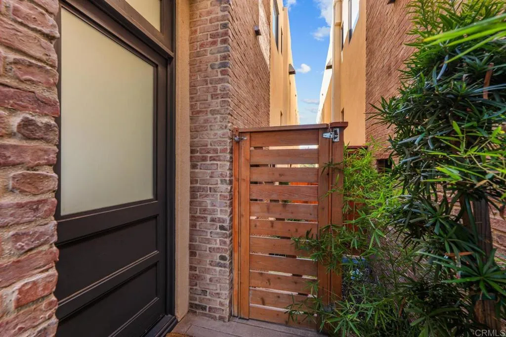 https://cdn.realtyfeed.com/cdn/127/306692574/9db7a5cdcff3ecd2afc261c6e6373723.webp